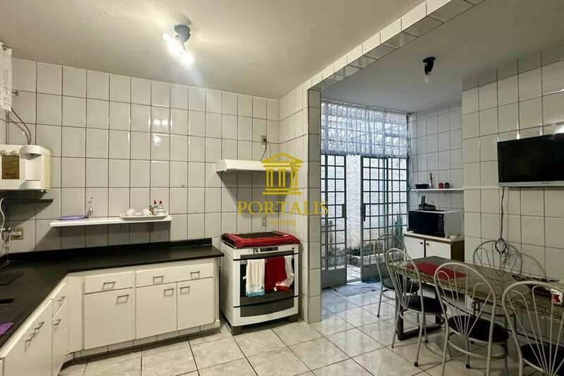 Casa, Serra, 4 Quartos, 4 Vagas, 1 Suíte
