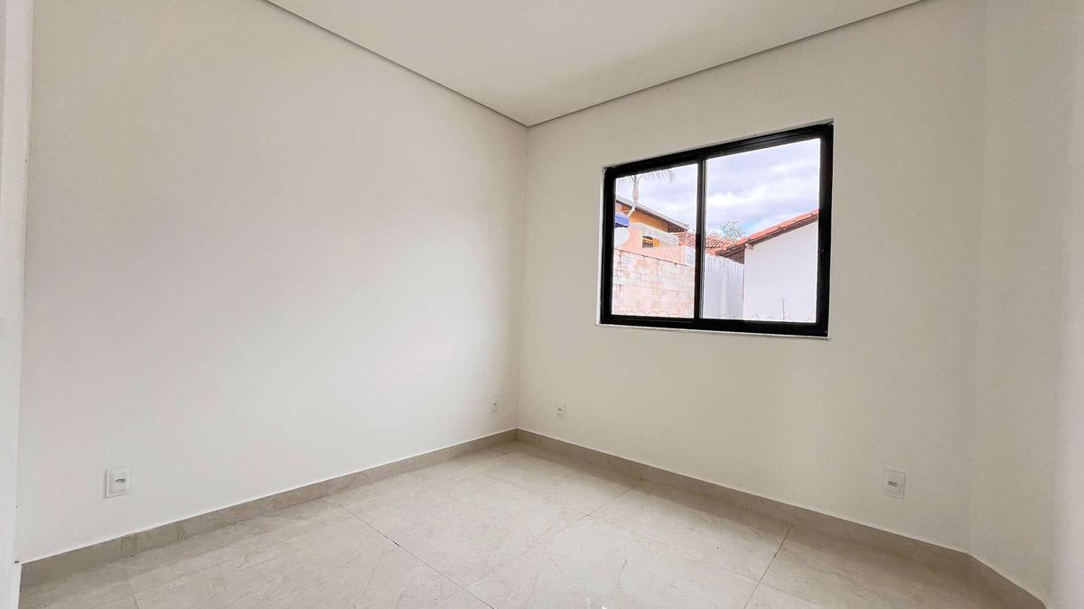 Casa, Santa Branca, 3 Quartos, 2 Vagas, 1 Suíte