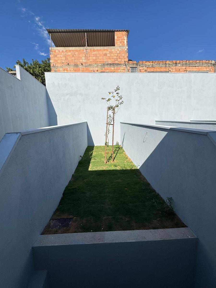 Casa, Santa Mônica, 2 Quartos, 1 Vaga, 2 Suítes