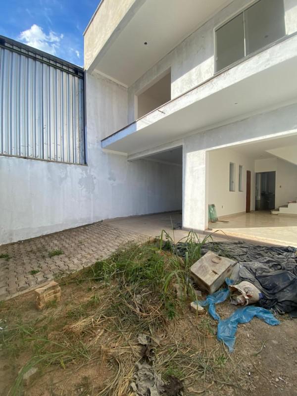 Casa, Centro, 3 Quartos, 2 Vagas, 1 Suíte