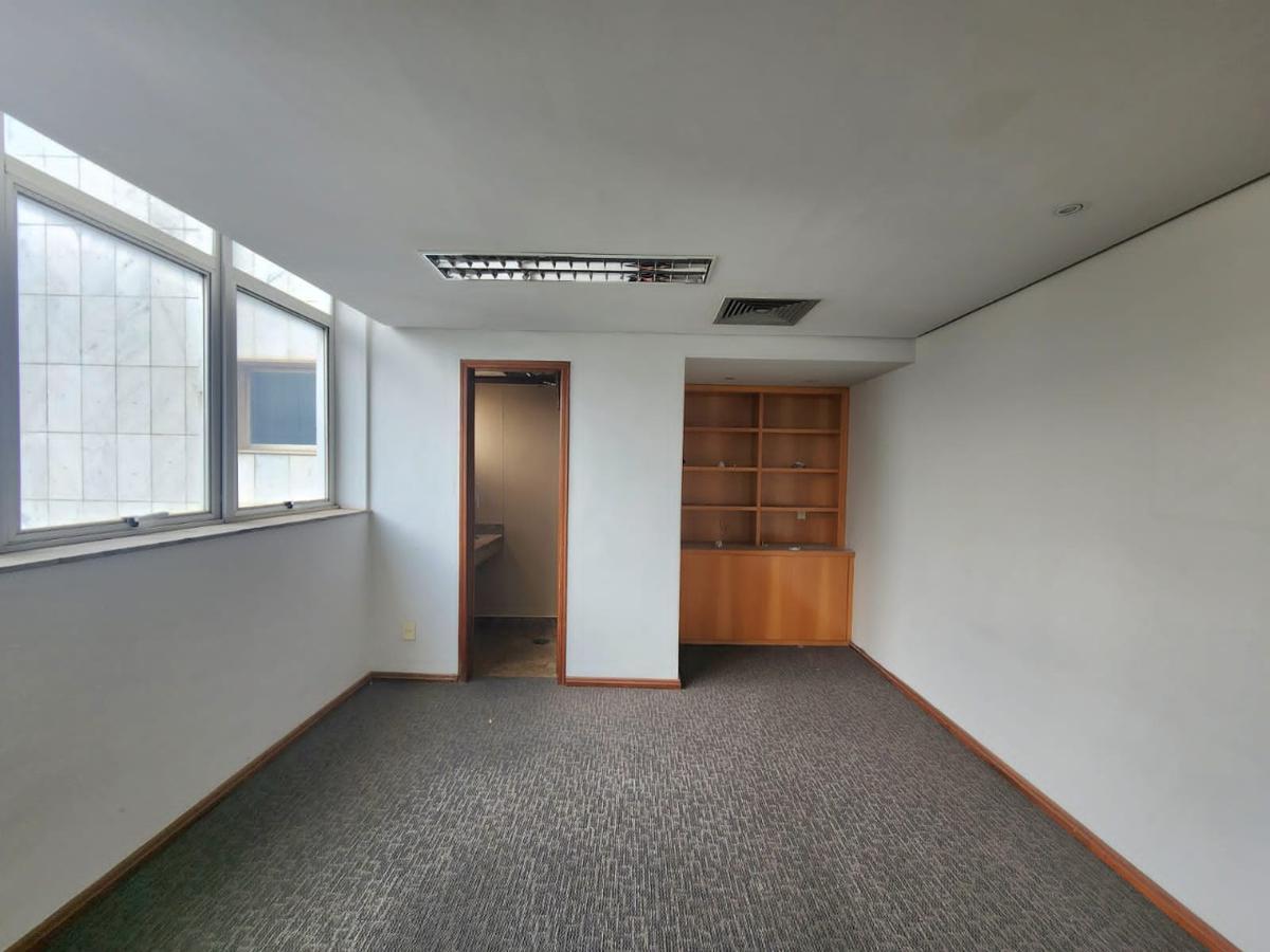 Andar, Centro, 0 Quarto, 11 Vagas