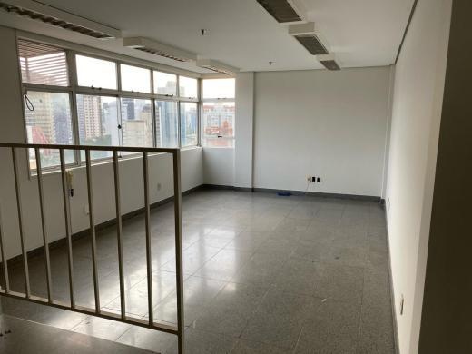 Conjunto de Salas, Funcionários, 4 Vagas