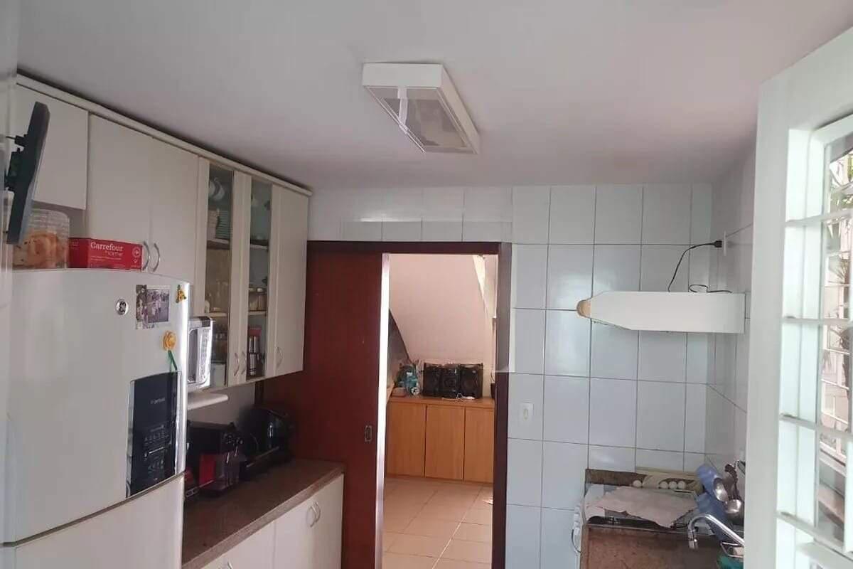 Casa, Caiçaras, 5 Quartos, 6 Vagas, 1 Suíte