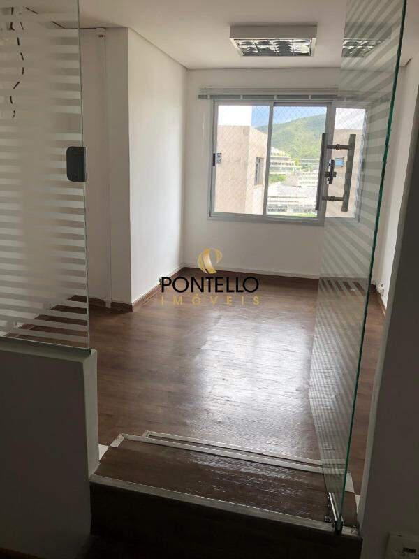 Sala, Estoril, 0 Quarto, 6 Vagas