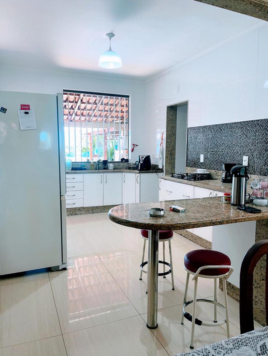 Casa, Castelo, 4 Quartos, 5 Vagas, 1 Suíte