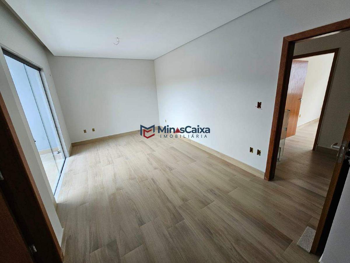 Casa, Quitandinha, 3 Quartos, 1 Vaga, 1 Suíte
