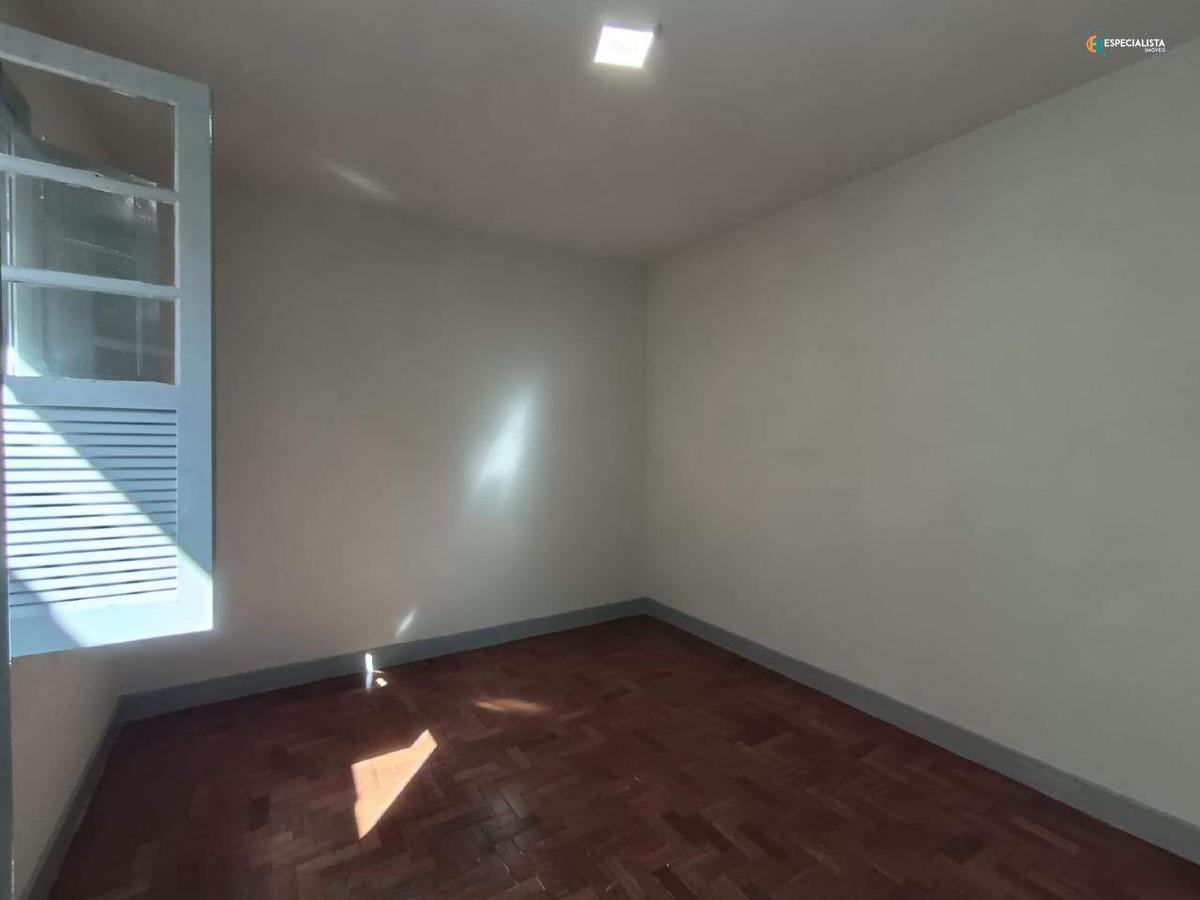 Casa, Sagrada Família, 2 Quartos, 0 Vaga