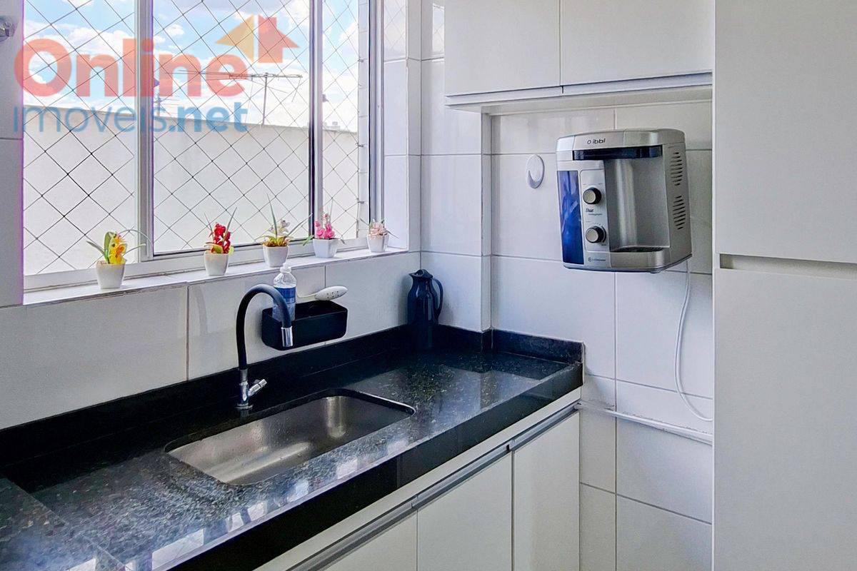 Apartamento, Sagrada Família, 3 Quartos, 0 Vaga, 2 Suítes