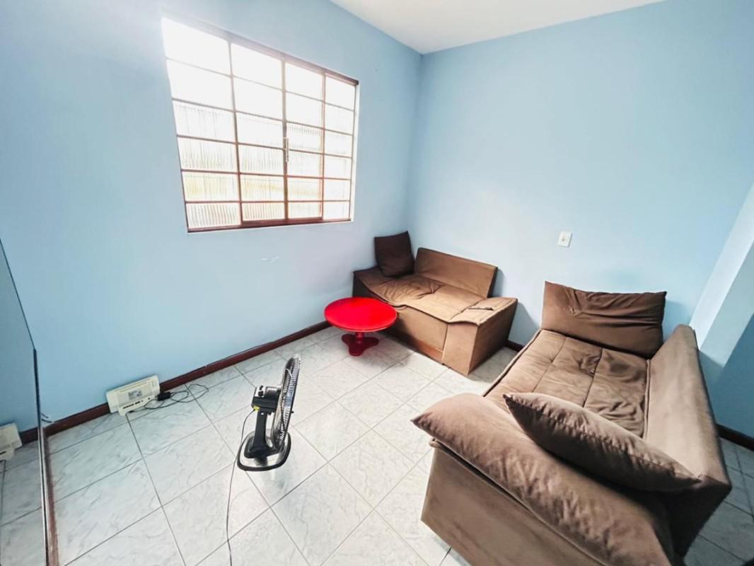 Casa Comercial, Jardim Leblon, 4 Quartos, 0 Vaga
