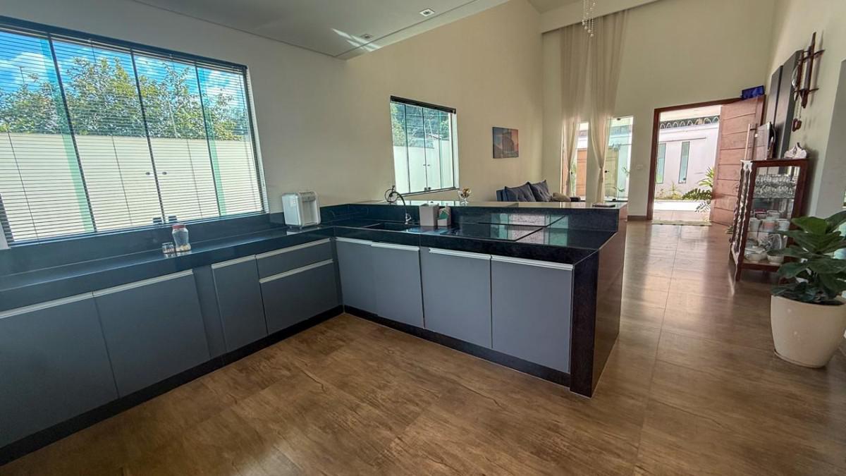 Casa, Ingá Alto, 3 Quartos, 4 Vagas, 1 Suíte