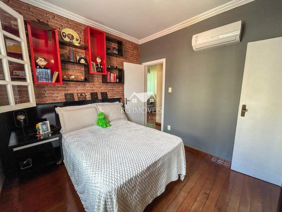 Casa, Santa Cruz Industrial, 4 Quartos, 4 Vagas, 2 Suítes