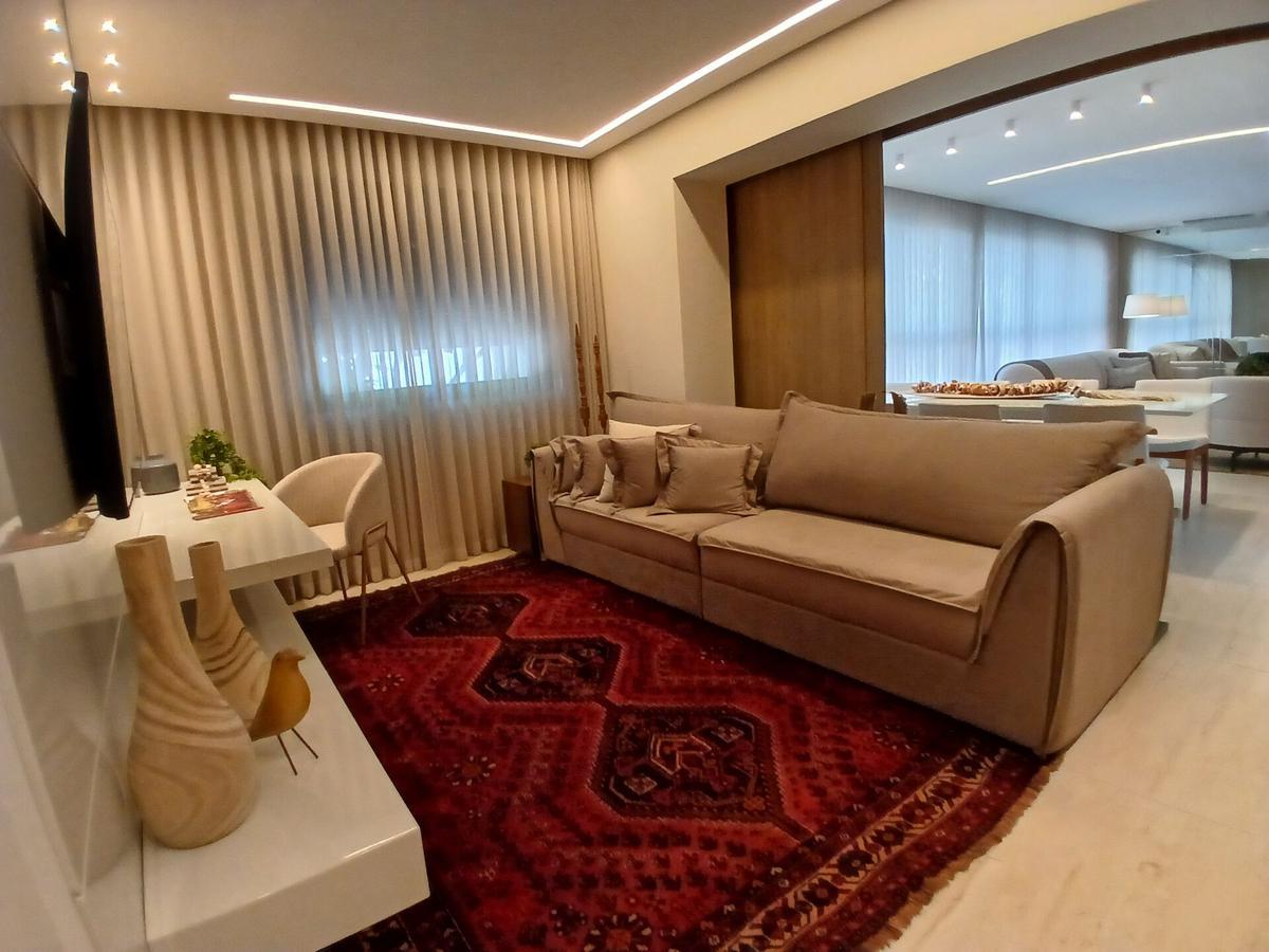 Apartamento, Funcionários, 3 Quartos