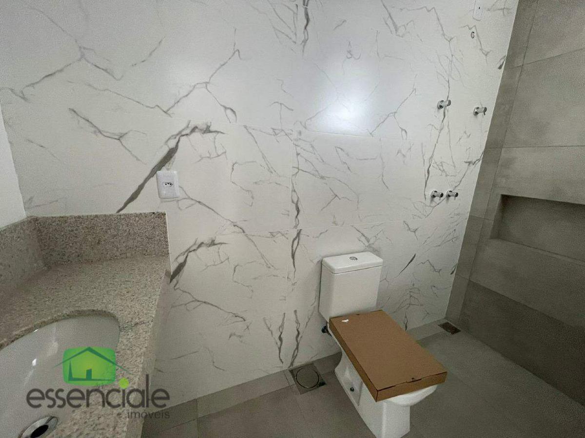 Casa, Centro, 3 Quartos, 2 Vagas, 1 Suíte