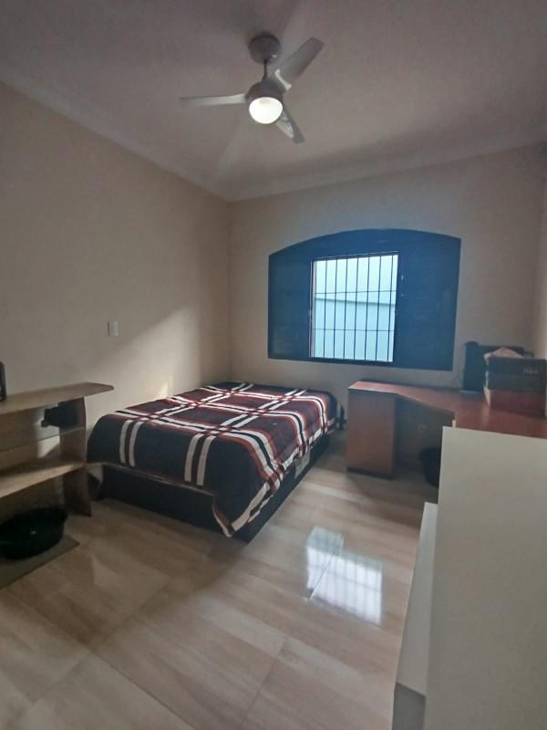 Casa, Castelo, 3 Quartos, 4 Vagas, 1 Suíte