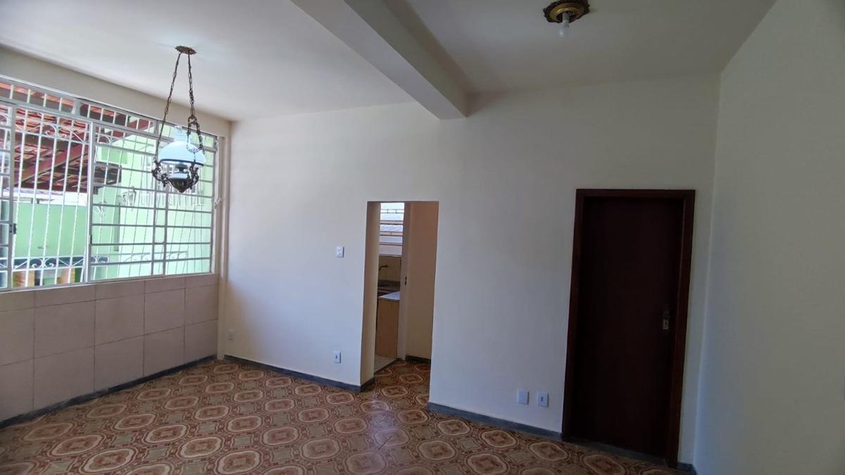 Casa, Liberdade, 6 Quartos, 2 Vagas, 1 Suíte