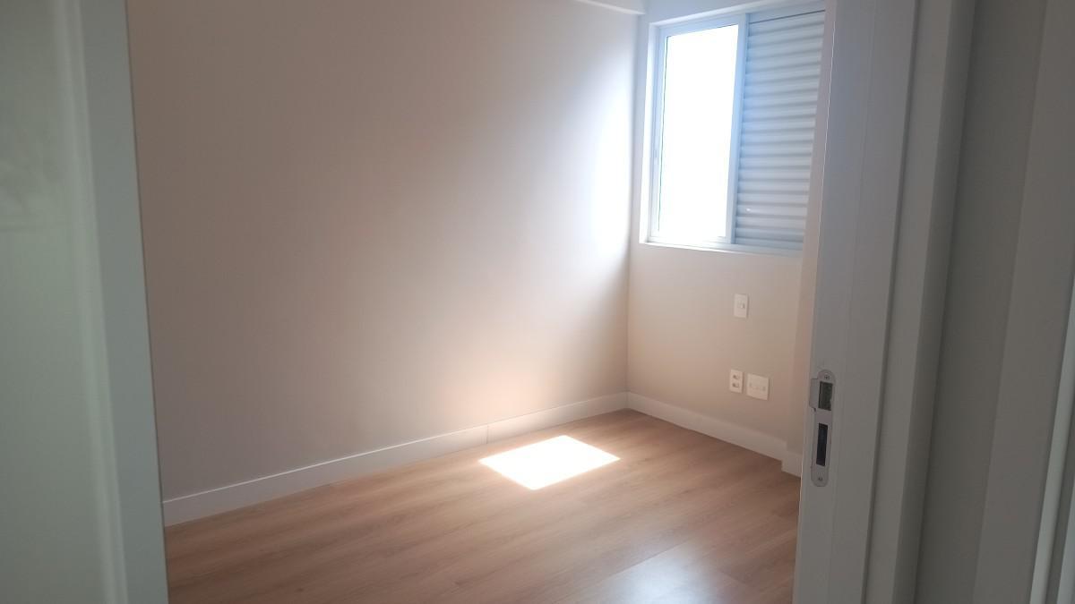 Apartamento, Sagrada Família, 3 Quartos, 2 Vagas, 1 Suíte