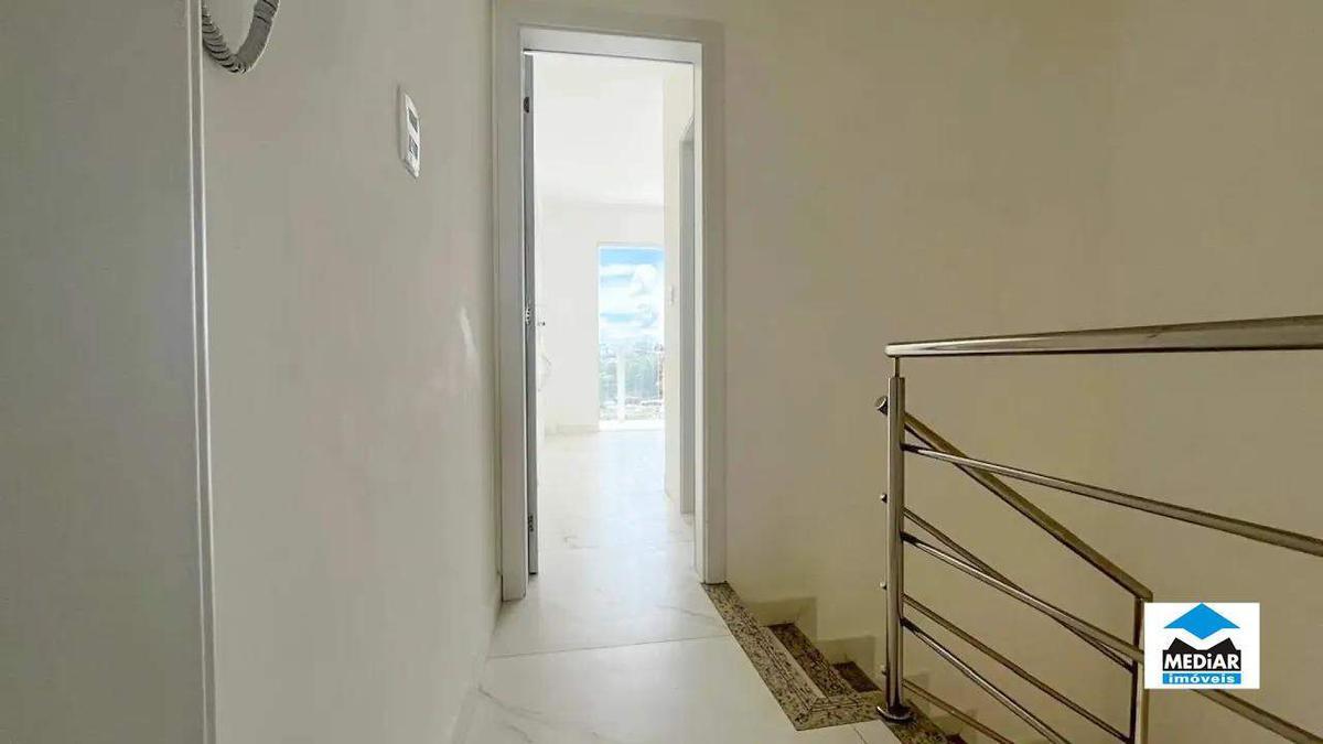 Casa, Santa Branca, 2 Quartos, 2 Vagas, 2 Suítes