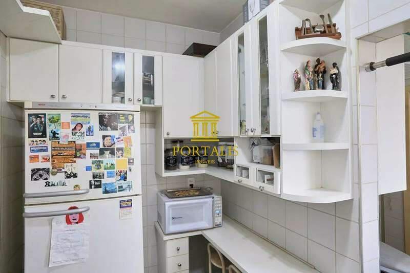 Prédio, Sagrada Família, 3 Quartos, 1 Vaga, 1 Suíte