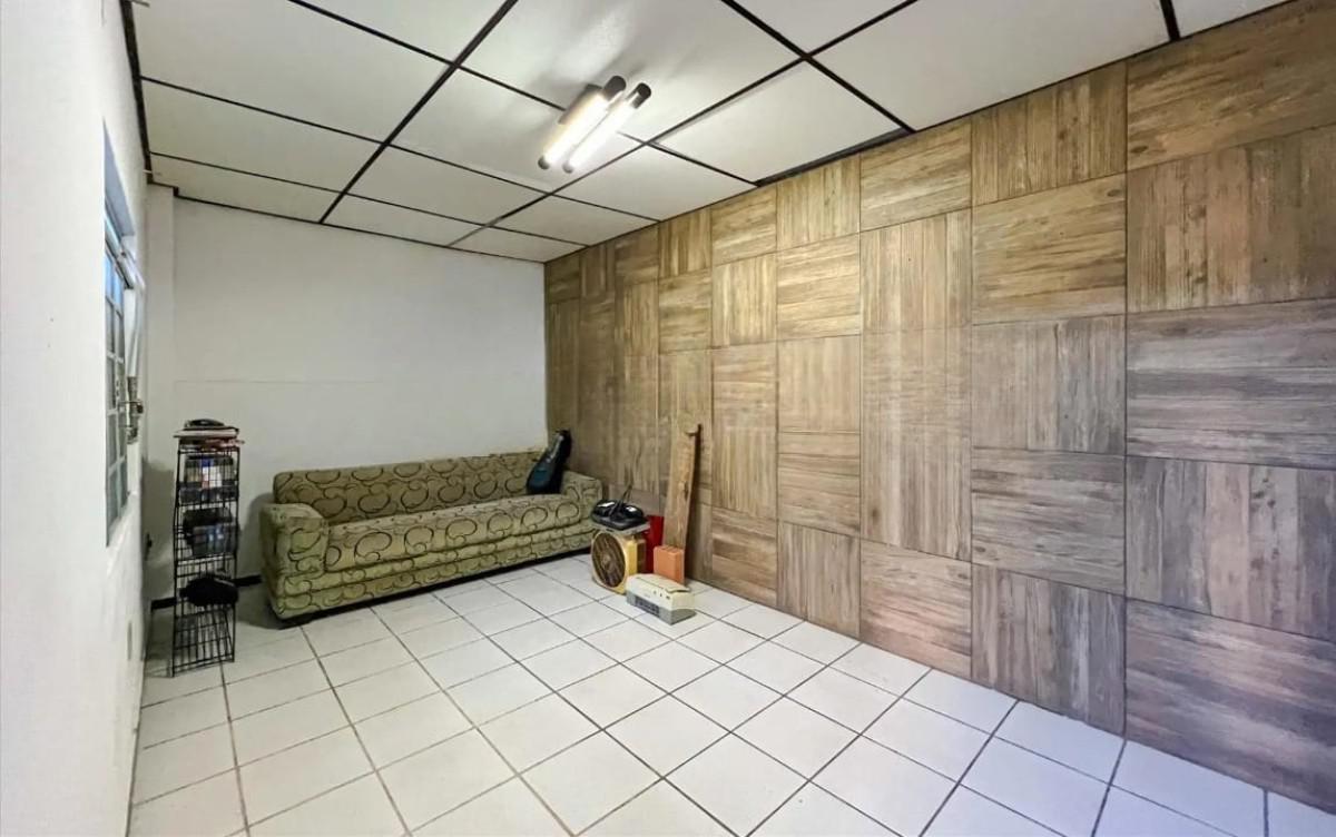 Casa, Sagrada Família, 1 Quarto, 1 Vaga
