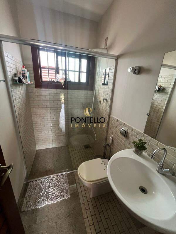 Casa, Santa Rita de Cássia, 8 Quartos, 4 Vagas, 2 Suítes