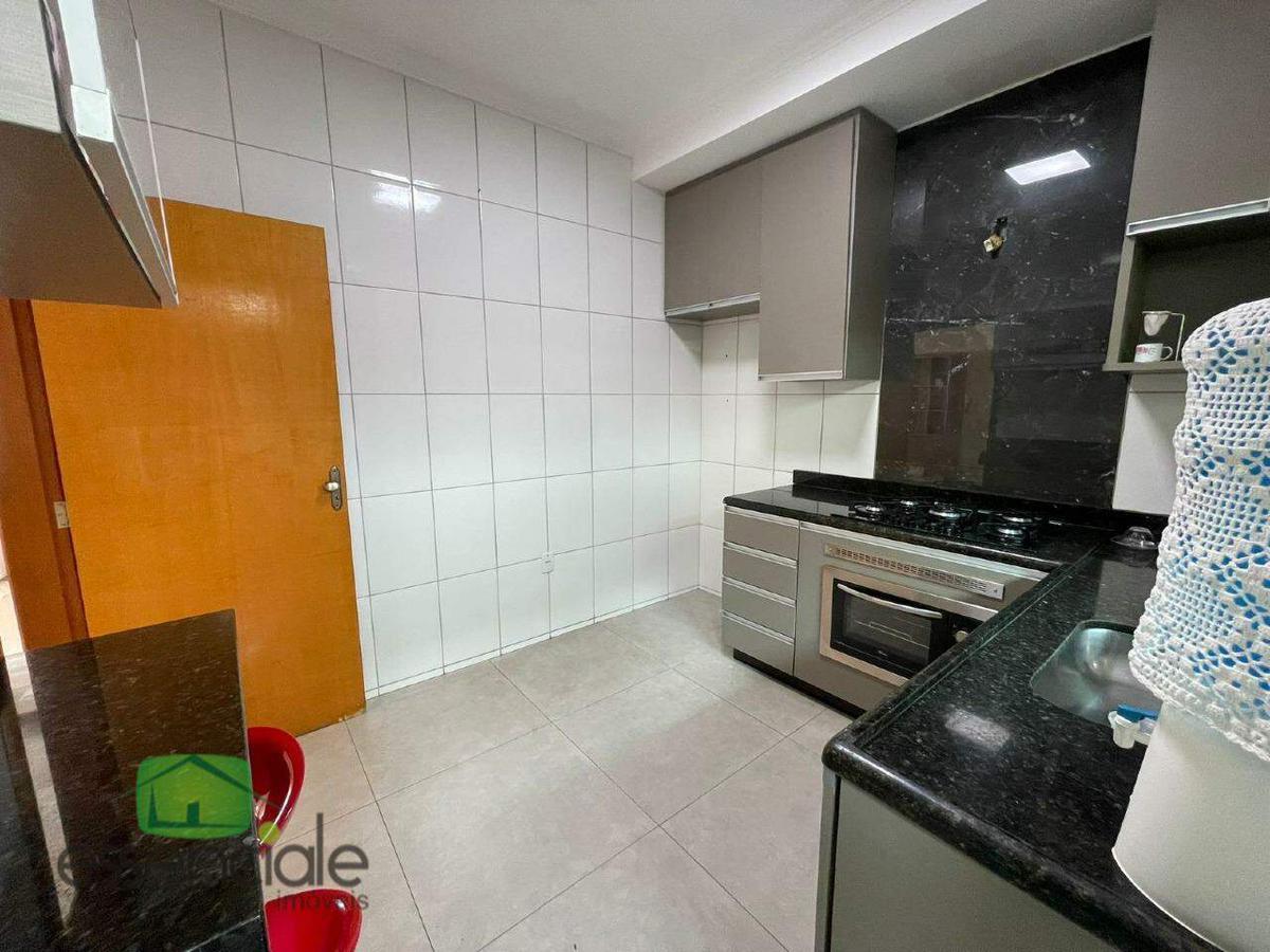 Casa, Europa, 3 Quartos, 2 Vagas, 1 Suíte