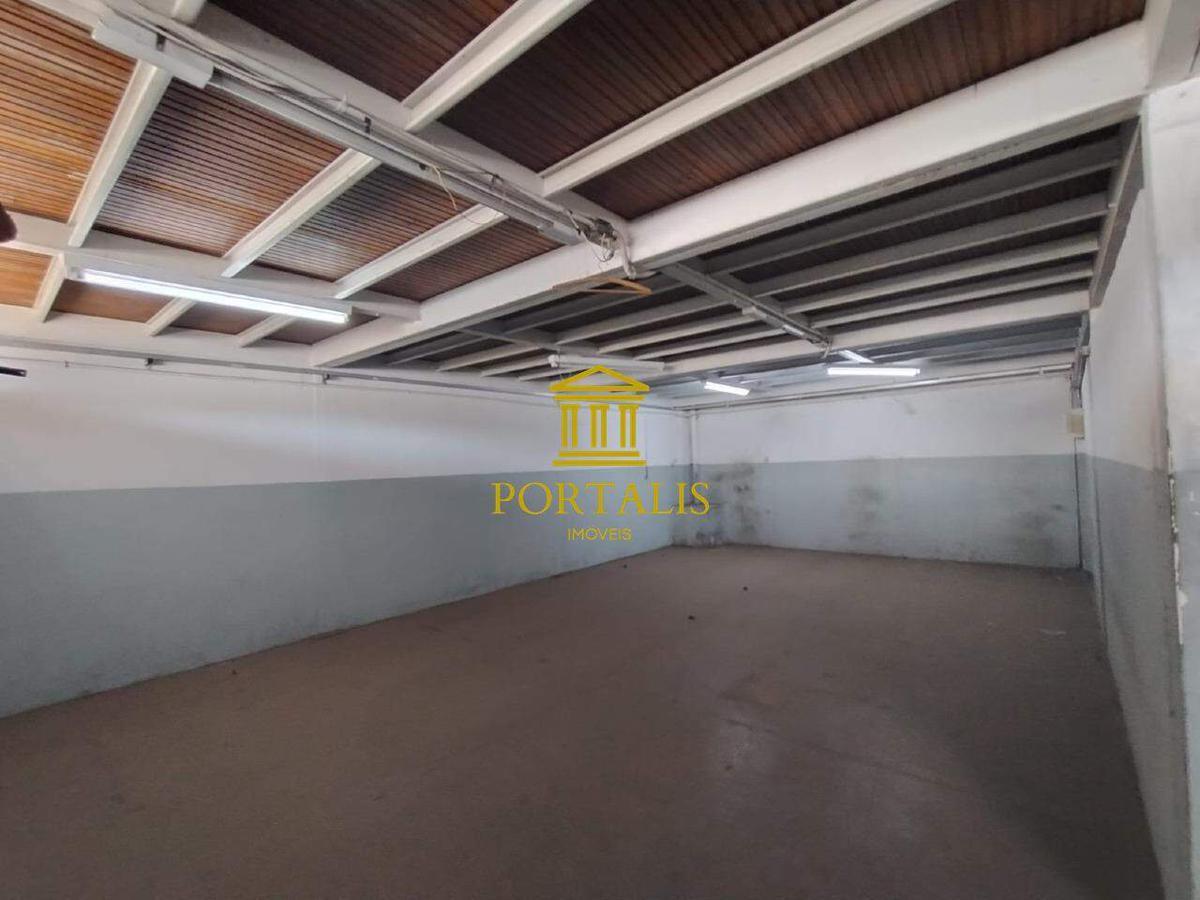 Galpão, Prado, 0 Quarto, 20 Vagas