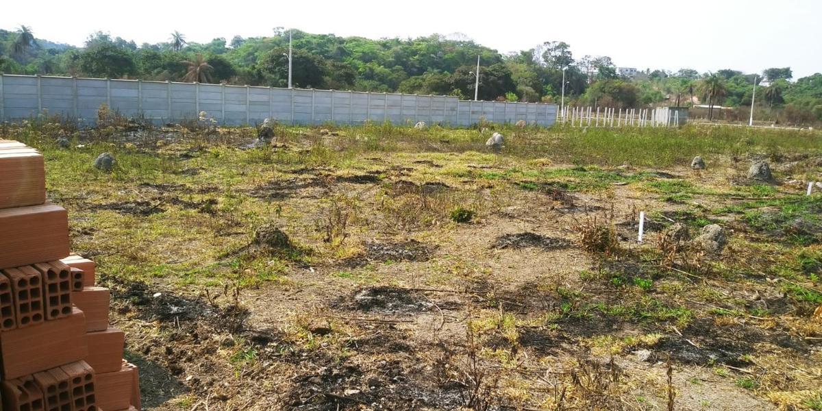 Lote, São José, 0 Quarto, 4 Vagas