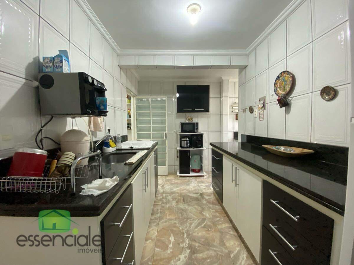 Casa, Conjunto Água Branca, 4 Quartos, 3 Vagas, 1 Suíte