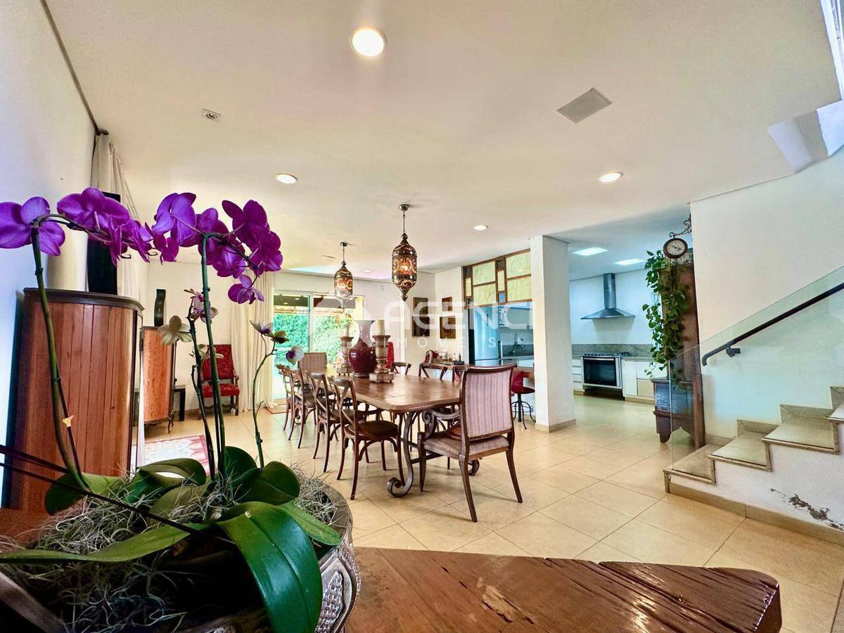 Casa, Jardim Canadá, 5 Quartos, 0 Vaga, 1 Suíte