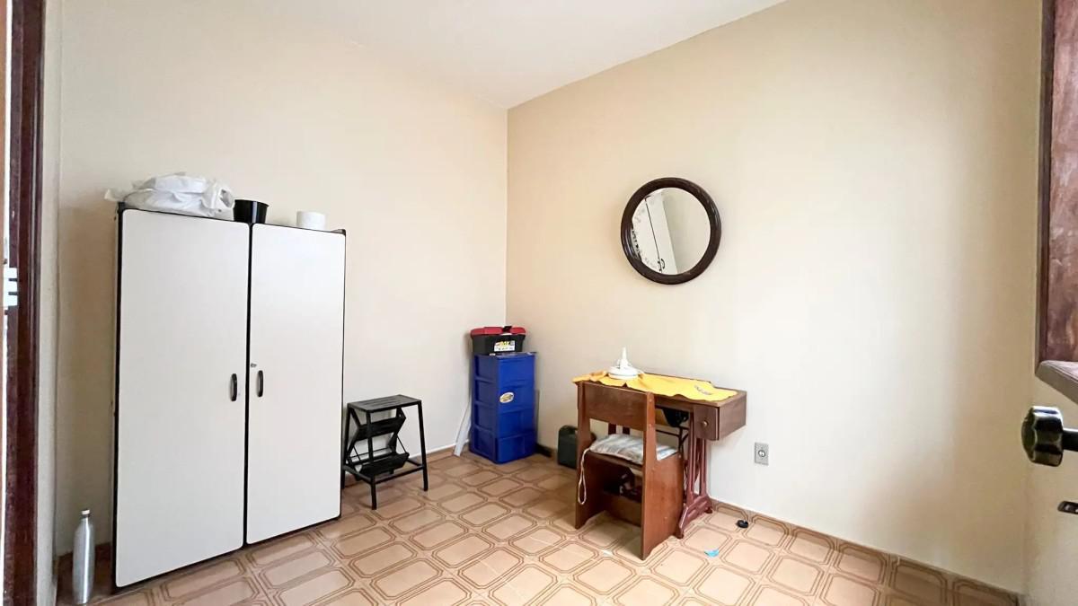 Casa, Luxemburgo, 5 Quartos, 4 Vagas, 2 Suítes