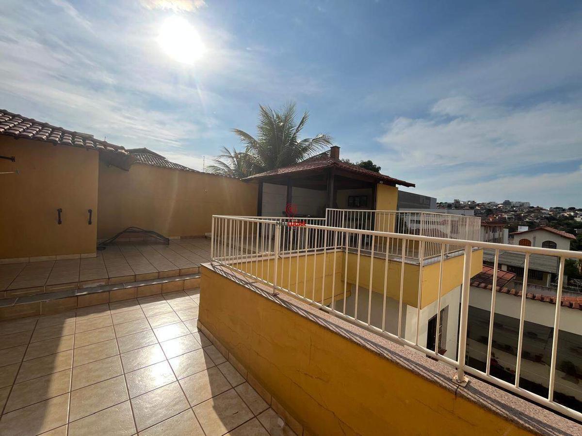 Cobertura, Barreiro, 4 Quartos, 2 Vagas, 1 Suíte