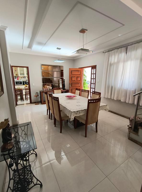 Casa, Tirol, 5 Quartos, 8 Vagas, 1 Suíte