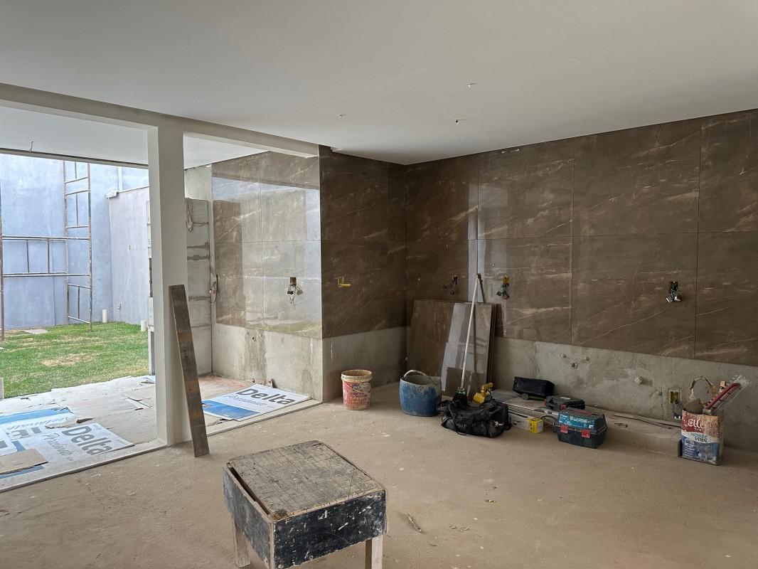 Casa, Cabral, 3 Quartos, 4 Vagas, 3 Suítes