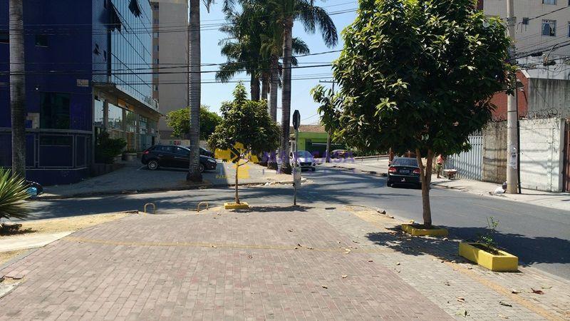 Sala, Liberdade, 0 Quarto, 0 Vaga