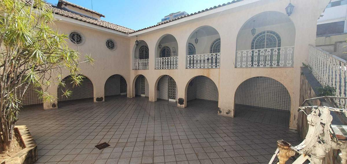 Casa Comercial, São Francisco, 4 Quartos, 6 Vagas, 1 Suíte