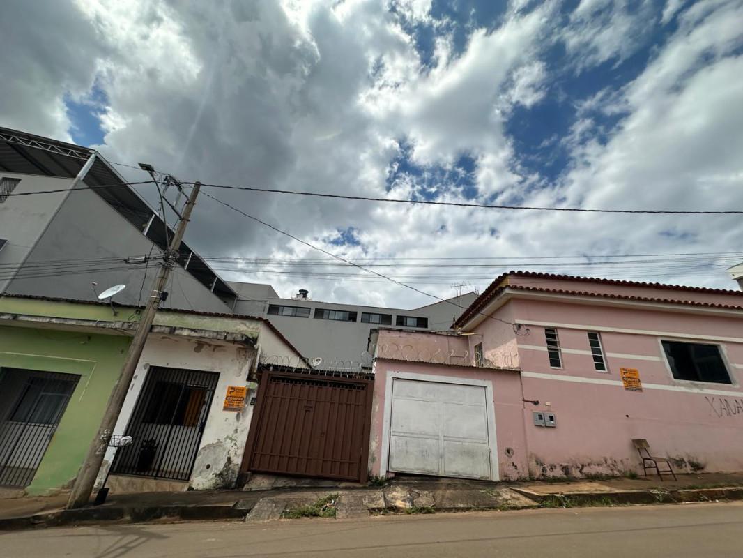 Casa, Centro, 10 Quartos, 2 Vagas