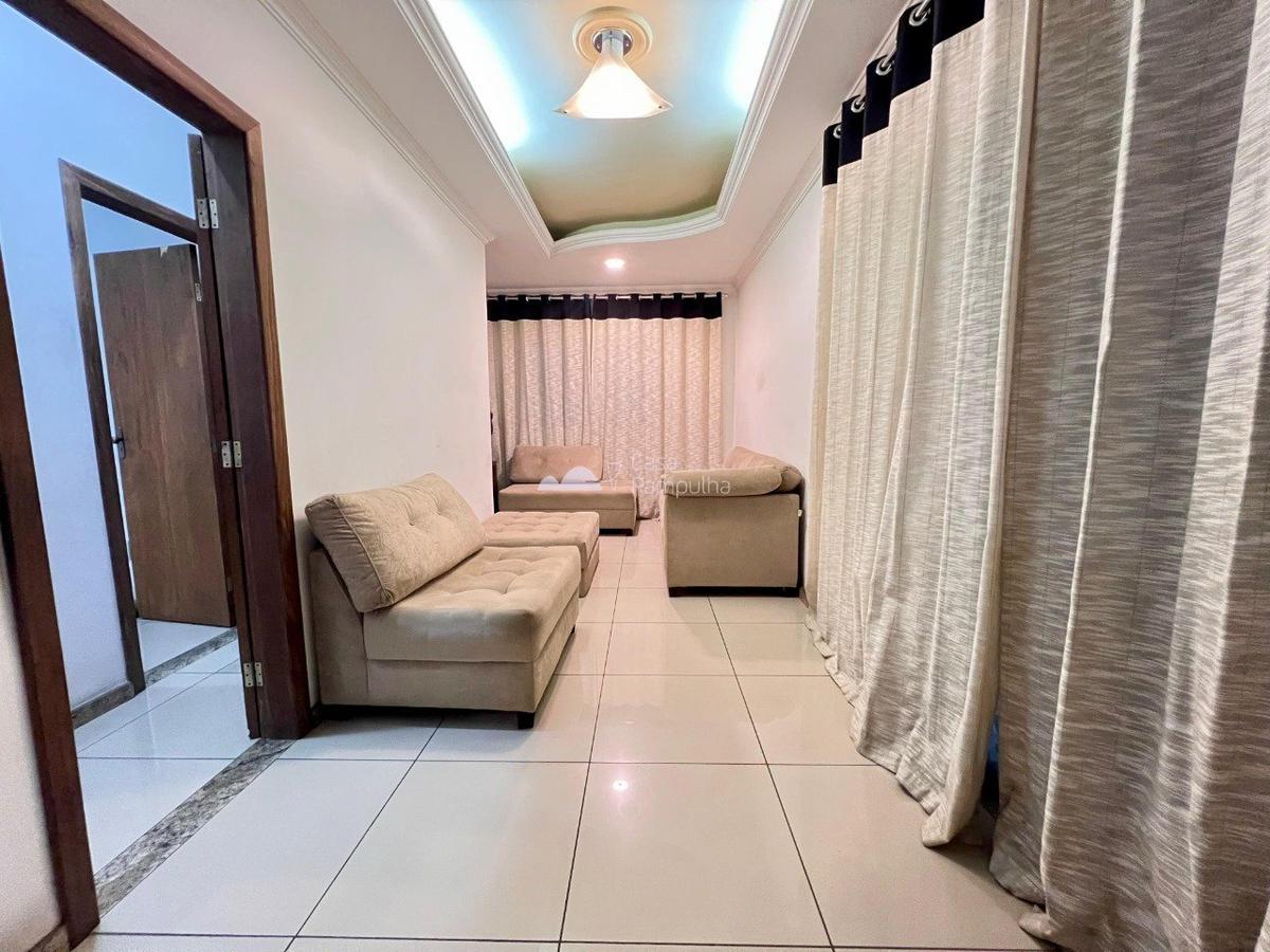 Casa, Santa Branca, 3 Quartos, 2 Vagas, 1 Suíte