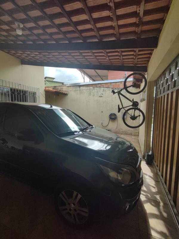 Casa, Industrial, 3 Quartos, 2 Vagas, 1 Suíte