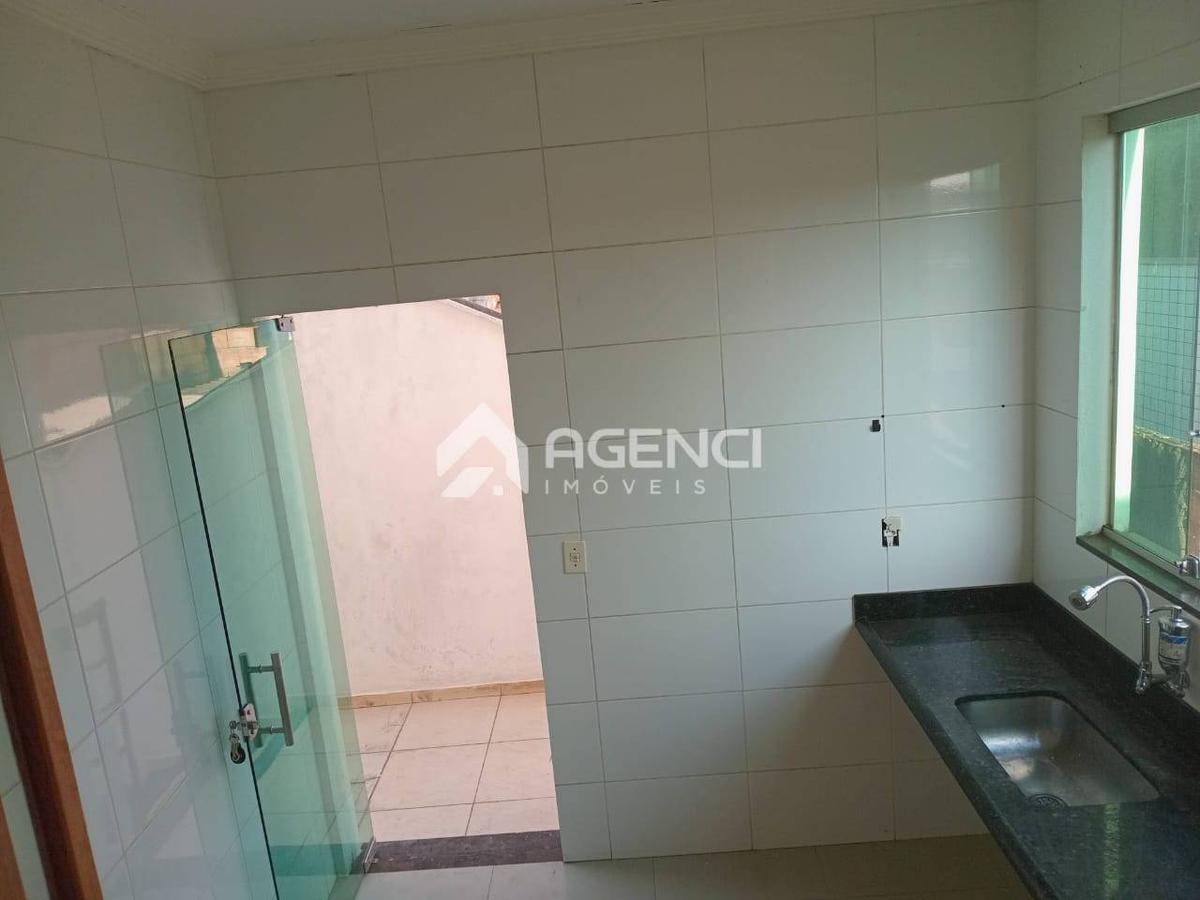 Casa, Cabral, 3 Quartos, 0 Vaga, 0 Suíte