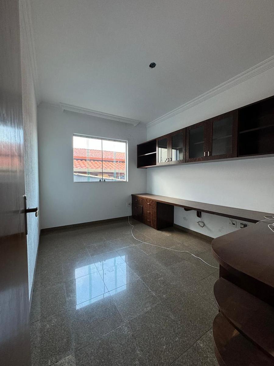 Casa, Santa Mônica, 4 Quartos, 6 Vagas, 2 Suítes