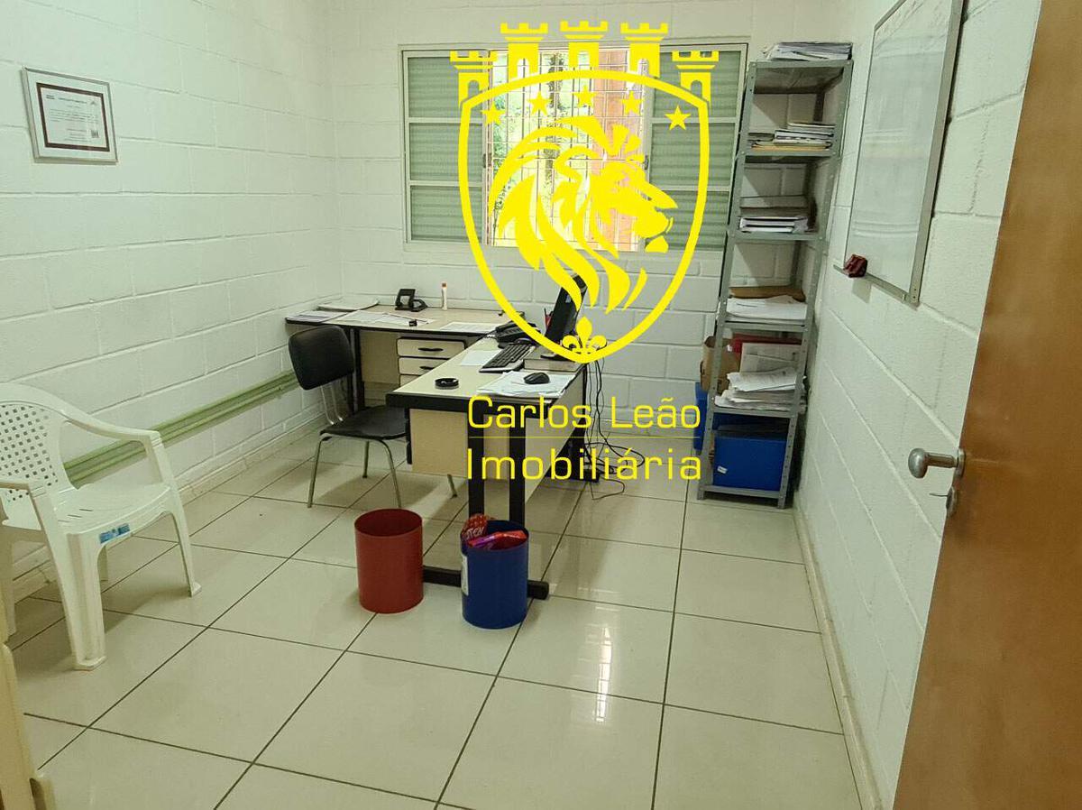 Galpão, Palmeiras, 0 Quarto, 20 Vagas