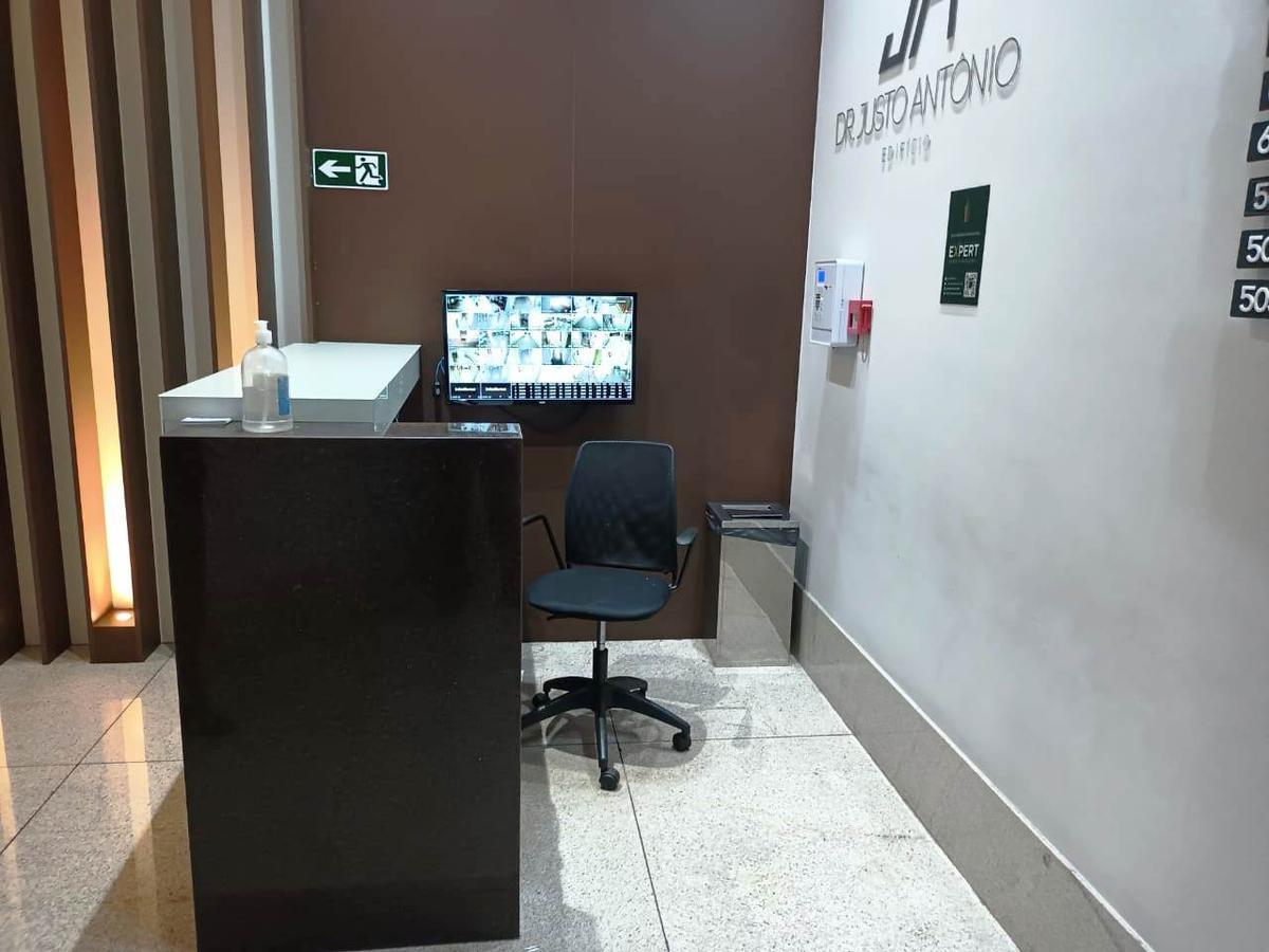 Sala, Savassi, 0 Quarto, 8 Vagas