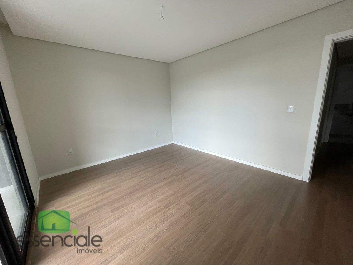 Casa, Centro, 3 Quartos, 2 Vagas, 1 Suíte