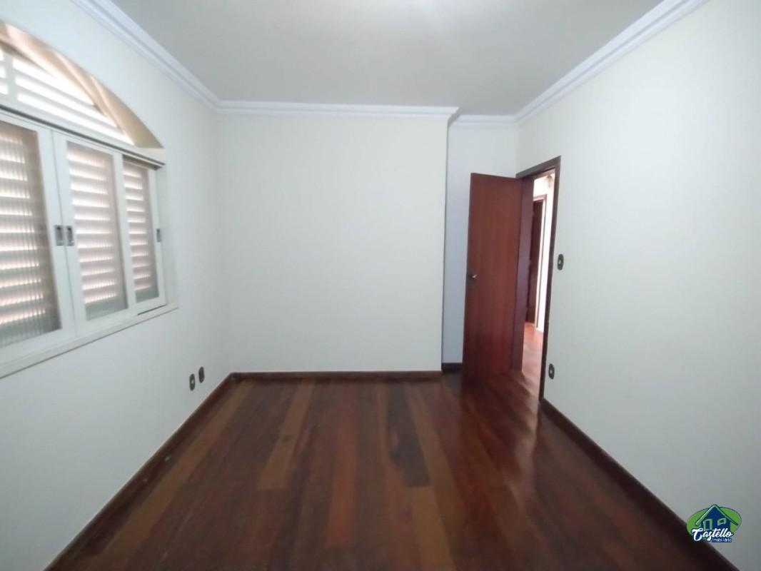Casa, Cachoeirinha, 3 Quartos, 2 Vagas, 1 Suíte