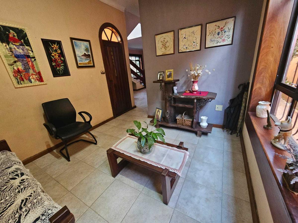 Casa, Nova Suíssa, 4 Quartos, 4 Vagas, 1 Suíte