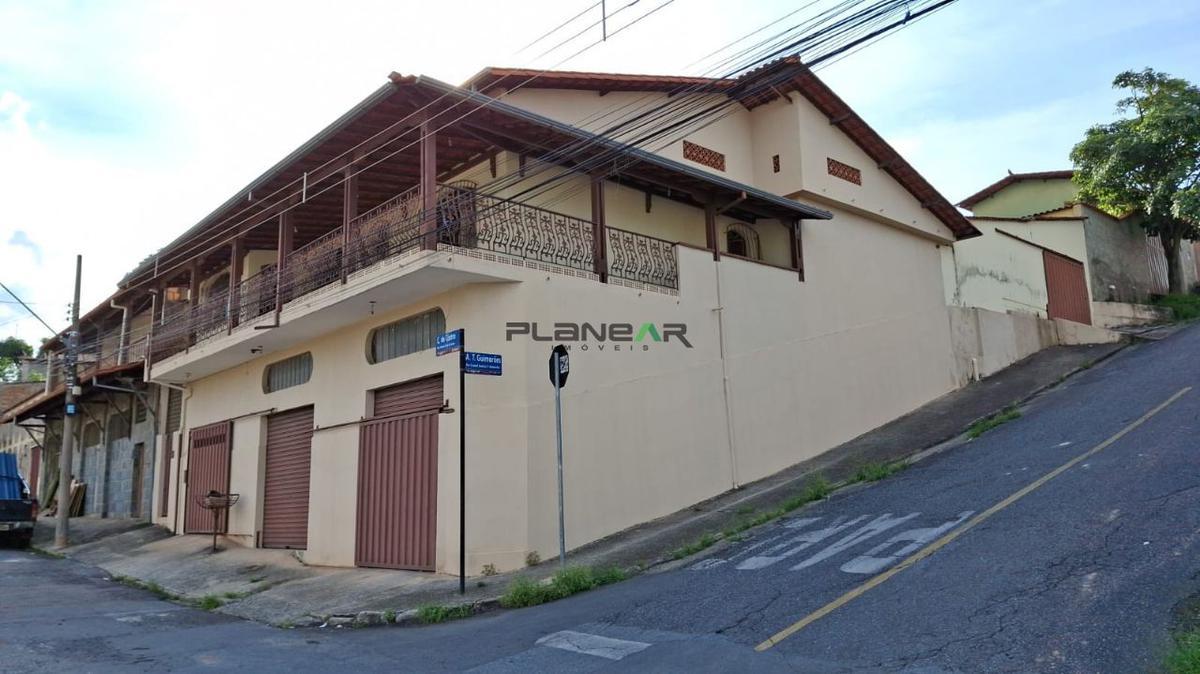 Casa, Industrial, 3 Quartos, 4 Vagas, 1 Suíte