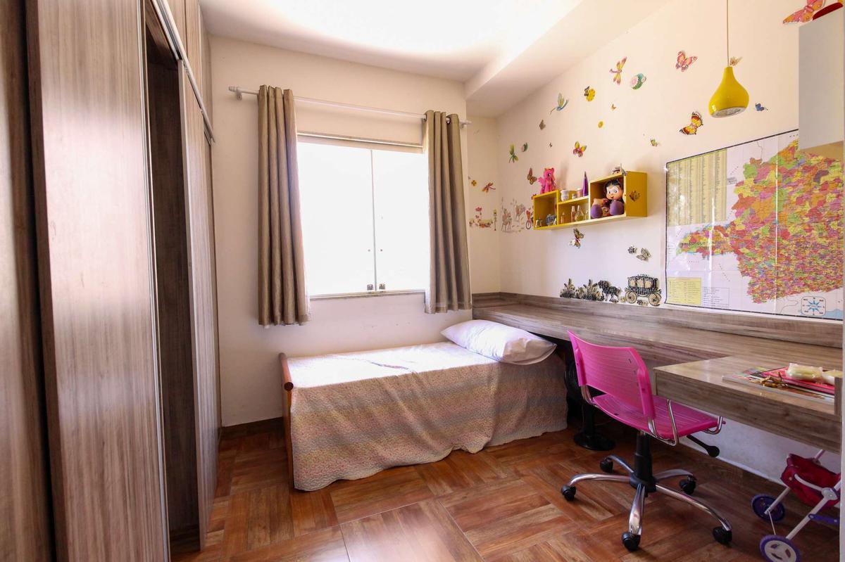 Casa, Horto, 6 Quartos, 2 Vagas, 5 Suítes