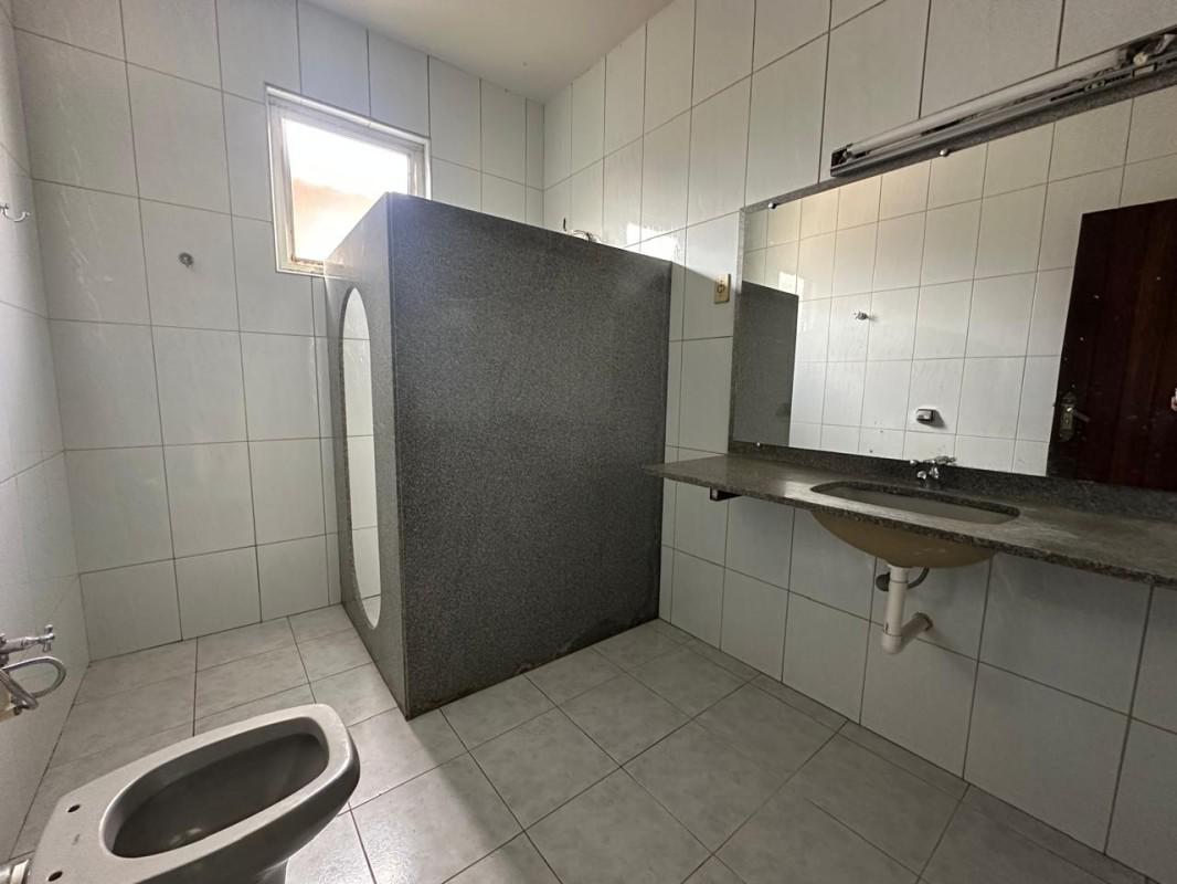 Casa, Centro, 5 Quartos, 0 Vaga