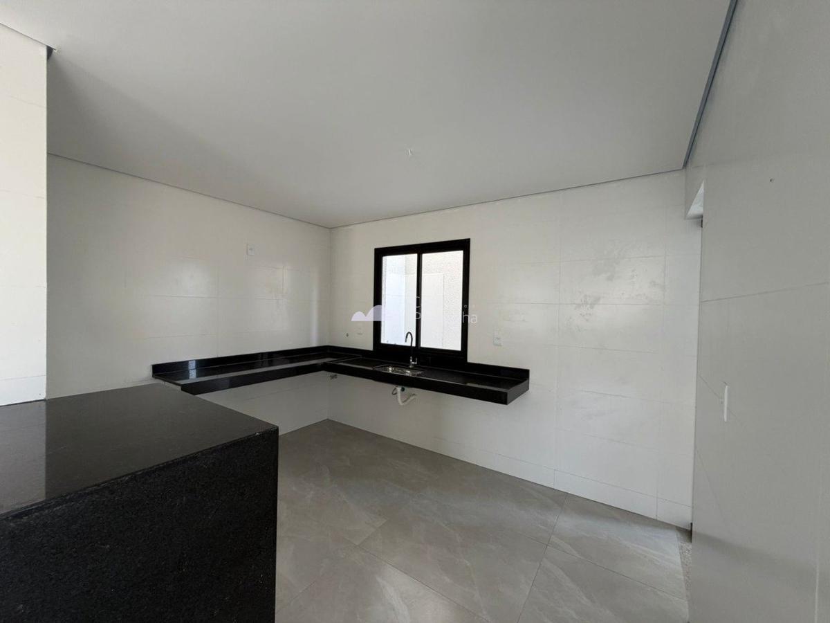 Casa, Planalto, 3 Quartos, 2 Vagas, 1 Suíte