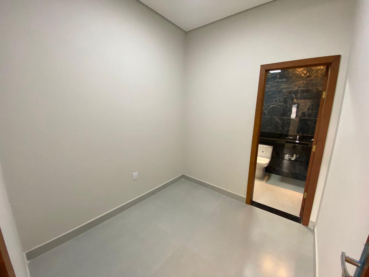 Casa, Jardim Europa, 3 Quartos, 4 Vagas, 1 Suíte